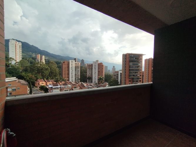 Apartamento de 3 alcobas en arriendo en El Poblado, Medellín, 163 m² · foto 5 de 20