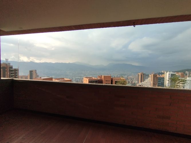 Apartamento de 3 alcobas en arriendo en El Poblado, Medellín, 163 m² · foto 7 de 20