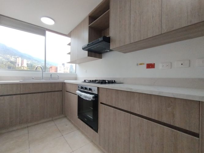 Apartamento de 3 alcobas en arriendo en El Poblado, Medellín, 163 m² · foto 12 de 20