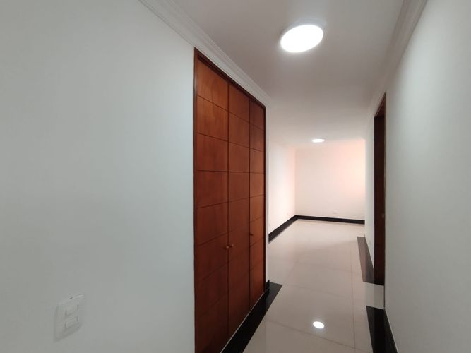 Apartamento de 3 alcobas en arriendo en El Poblado, Medellín, 163 m² · foto 16 de 20
