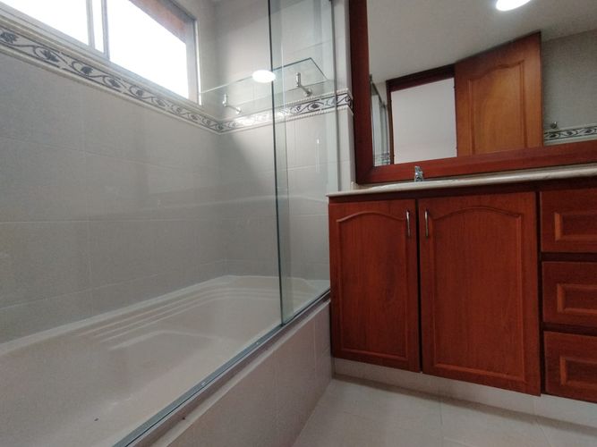 Apartamento de 3 alcobas en arriendo en El Poblado, Medellín, 163 m² · foto 20 de 20