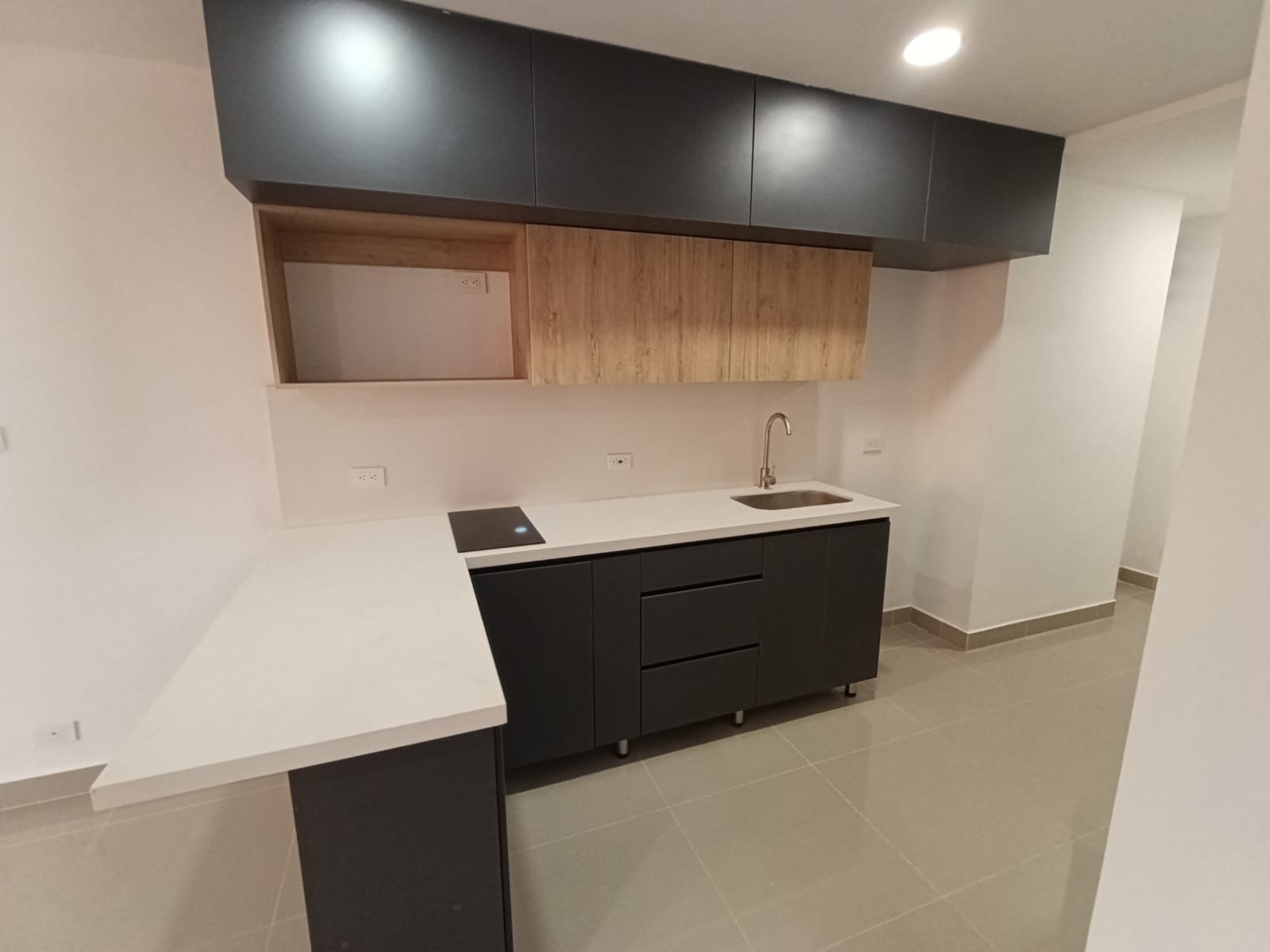 Apartaestudio en arriendo en Laureles, Medellín · foto 2 de 12