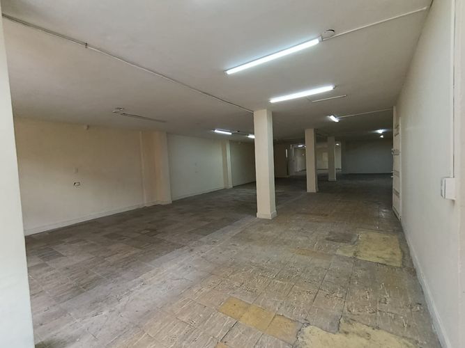 Bodega en arriendo en La América, Medellín, 330 m² · foto 8 de 16
