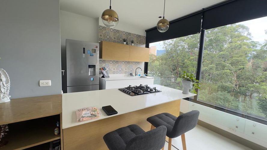 Apartaestudio en arriendo en Urbanización Las Cumbres, Medellín, 88 m² · foto 2 de 13