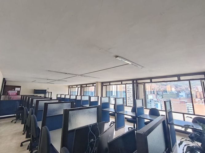 Oficina en arriendo en La Candelaria, Medellín, 112 m² · foto 4 de 10