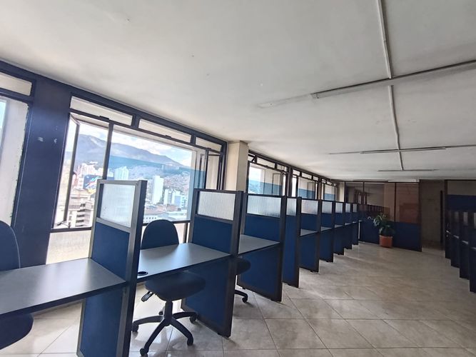 Oficina en arriendo en La Candelaria, Medellín, 112 m² · foto 7 de 10