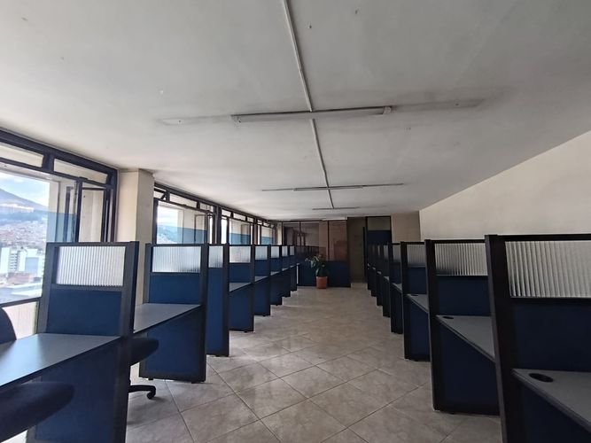 Oficina en arriendo en La Candelaria, Medellín, 112 m² · foto 8 de 10