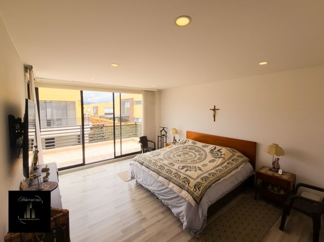 Casa de 4 alcobas en venta en Pueblo Viejo, Cota, 522 m² · foto 2 de 24