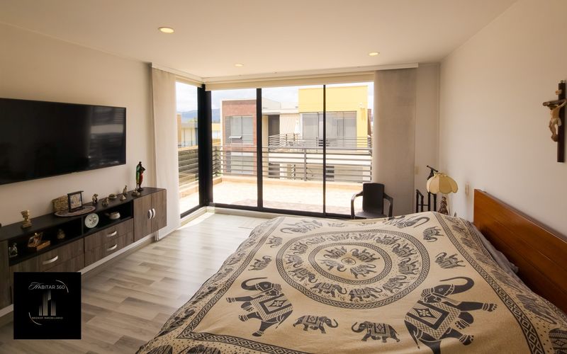 Casa de 4 alcobas en venta en Pueblo Viejo, Cota, 522 m² · foto 4 de 24