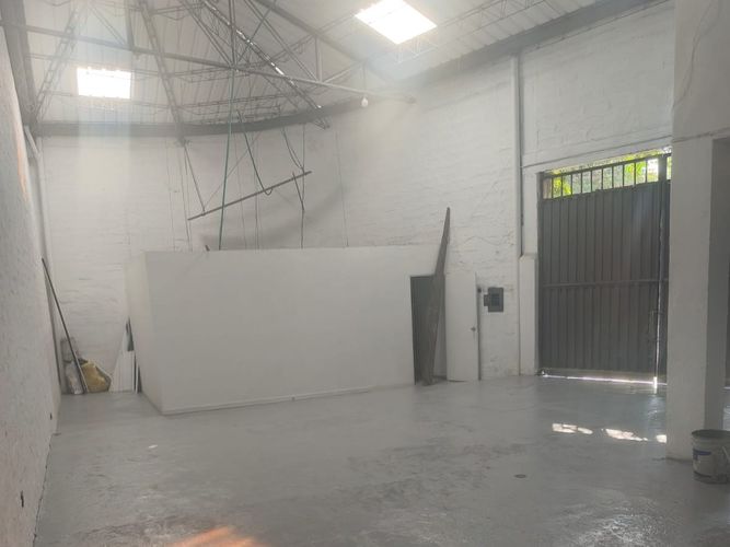 Bodega en arriendo en Camino Verde, Envigado, 220 m² · foto 4 de 9