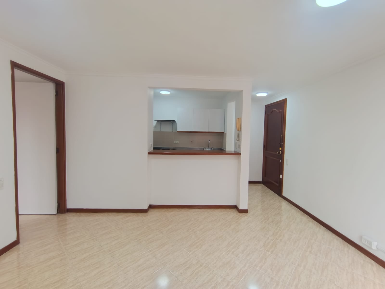Apartaestudio en arriendo en Laureles, Medellín · foto 3 de 13