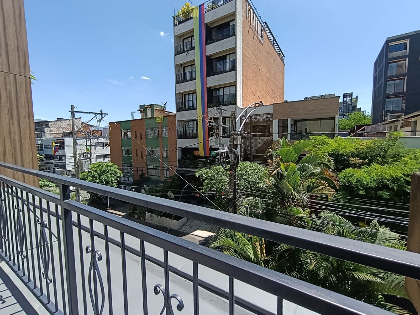 Casa en arriendo en El Poblado, Medellín · foto 3 de 20