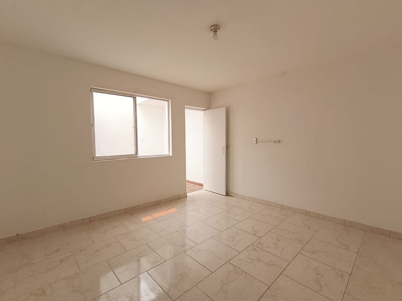 Casa en arriendo en El Poblado, Medellín · foto 8 de 20