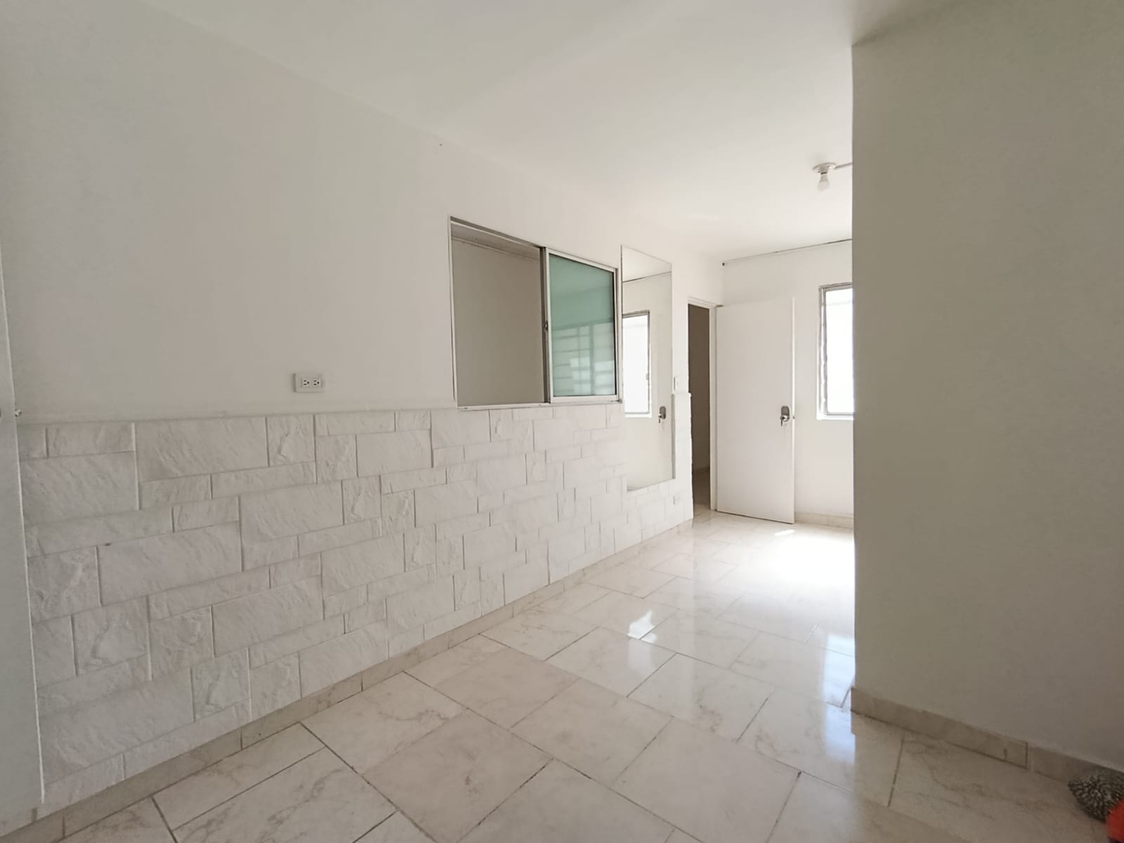 Casa en arriendo en El Poblado, Medellín · foto 11 de 20
