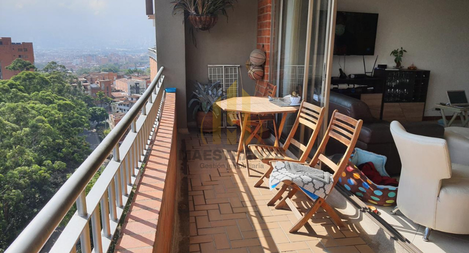 Apartamento en venta en Laureles, Medellín · foto 3 de 13