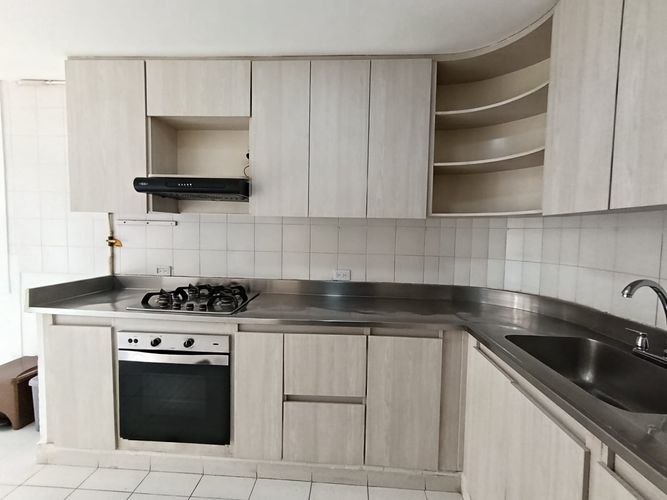 Apartamento de 3 alcobas en arriendo en El Poblado, Medellín, 147 m² · foto 13 de 15