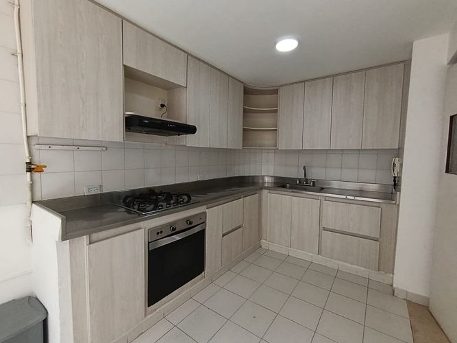 Apartamento de 3 alcobas en arriendo en El Poblado, Medellín, 147 m² · foto 14 de 15