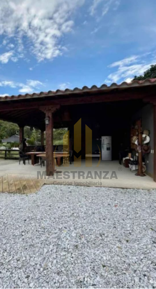Finca en venta en Las Garzonas, El Carmen de Viboral, 387 m² · foto 10 de 14