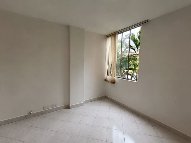 Apartamento de 3 alcobas en arriendo en Urbanización Las Cumbres, Medellín, 89 m² · foto 9 de 14