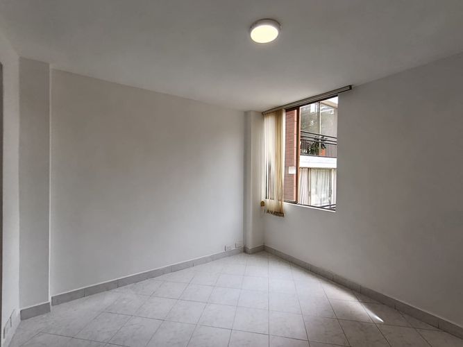 Apartamento de 3 alcobas en arriendo en Urbanización Las Cumbres, Medellín, 89 m² · foto 12 de 14