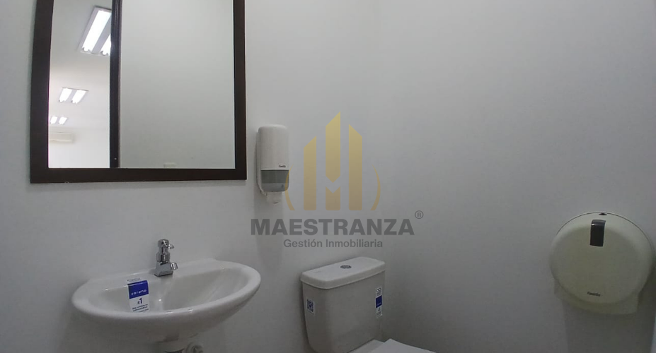 Oficina en arriendo en Los Balsos, Medellín, 80 m² · foto 8 de 8