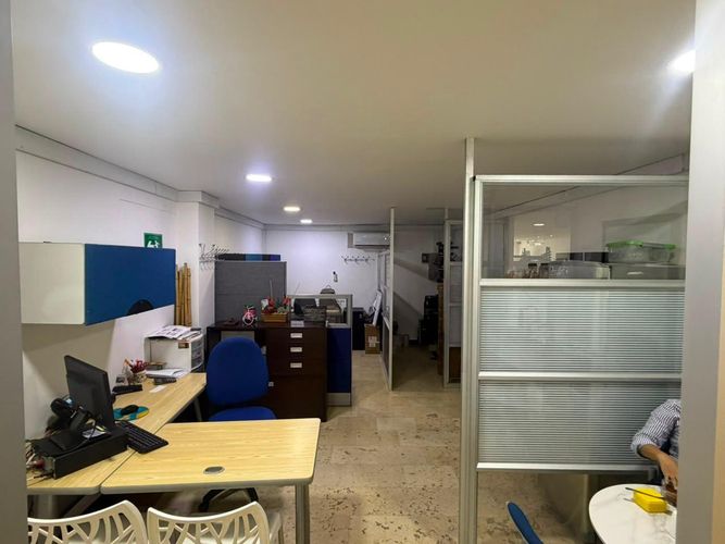 Local en arriendo en El Chagualo, Medellín, 150 m² · foto 3 de 10