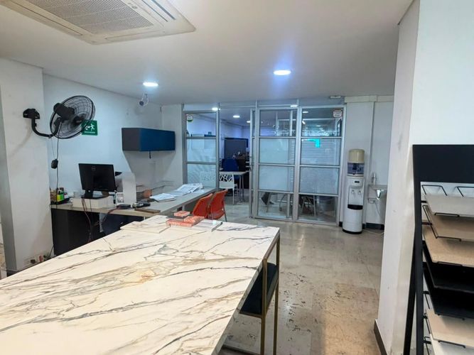 Local en arriendo en El Chagualo, Medellín, 150 m² · foto 8 de 10