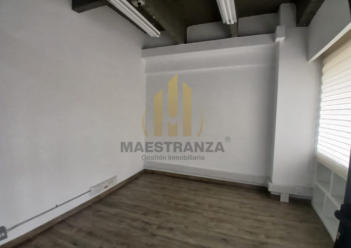 Oficina en arriendo en La Esmeralda, Itagüí, 659 m² · foto 5 de 18