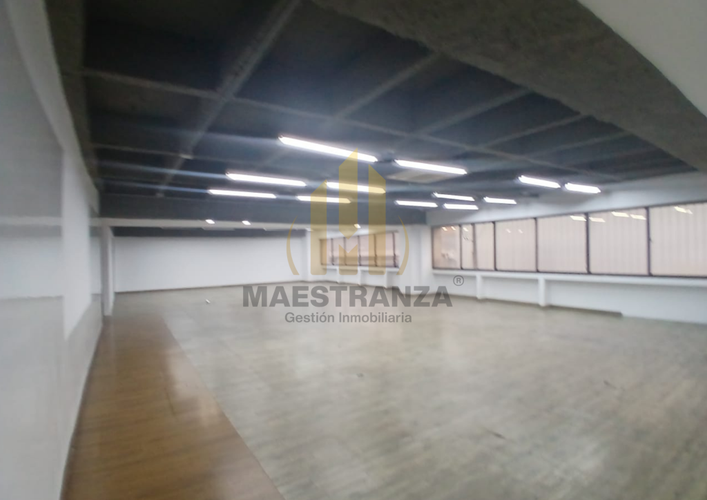 Oficina en arriendo en La Esmeralda, Itagüí, 659 m² · foto 6 de 18