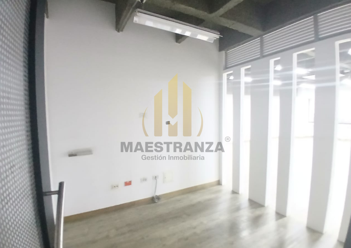 Oficina en arriendo en La Esmeralda, Itagüí, 659 m² · foto 8 de 18