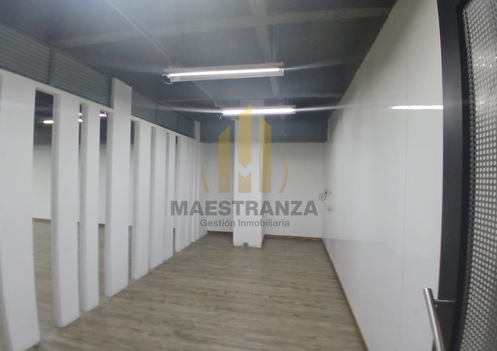 Oficina en arriendo en La Esmeralda, Itagüí, 659 m² · foto 11 de 18