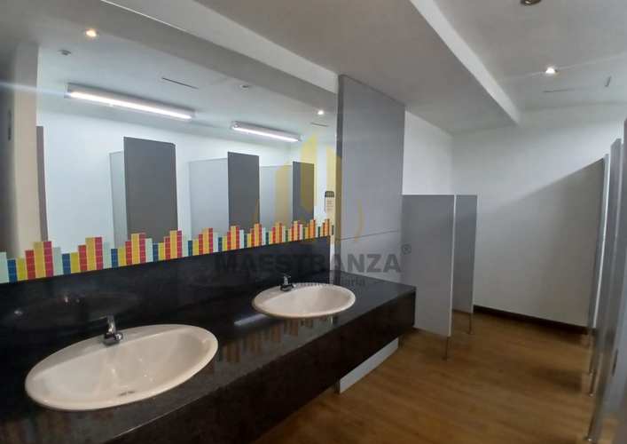 Oficina en arriendo en La Esmeralda, Itagüí, 659 m² · foto 12 de 18