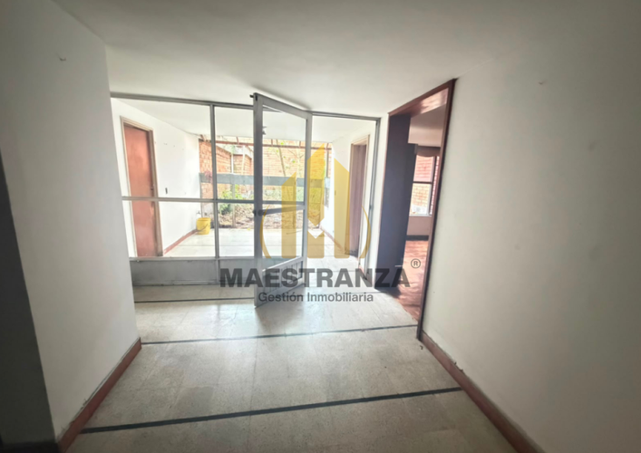 Casa de 5 alcobas en arriendo en Laureles, Medellín, 500 m² · foto 2 de 24