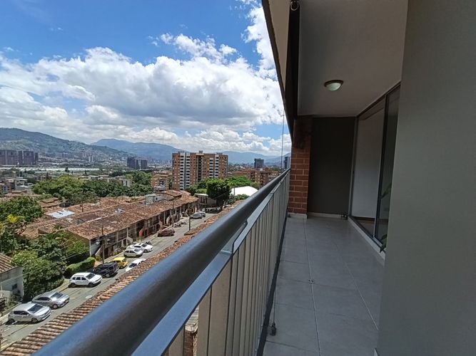 Apartamento de 3 alcobas en arriendo en Camino Verde, Envigado, 107 m² · foto 4 de 20