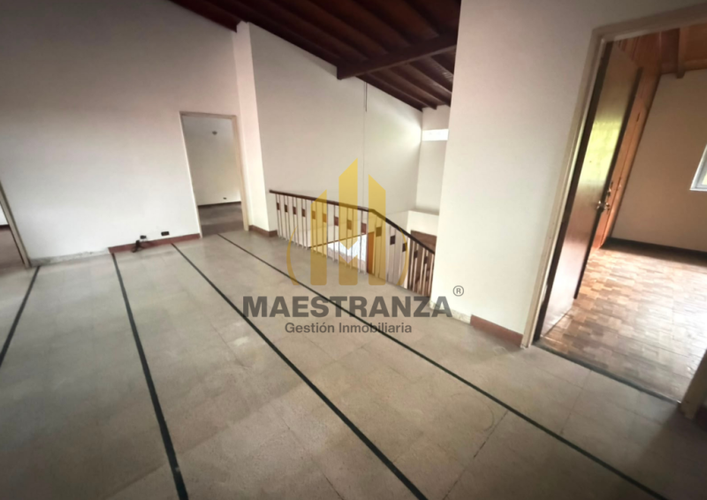 Casa de 5 alcobas en arriendo en Laureles, Medellín, 500 m² · foto 24 de 24