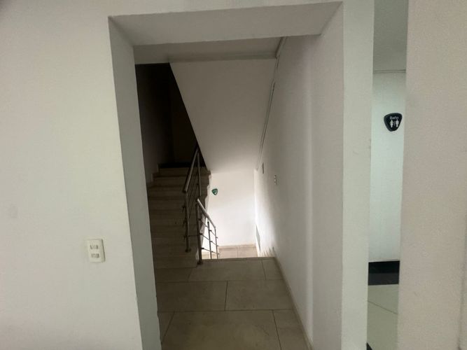 Edificio en venta en Los Colores, Medellín, 740 m² · foto 11 de 19