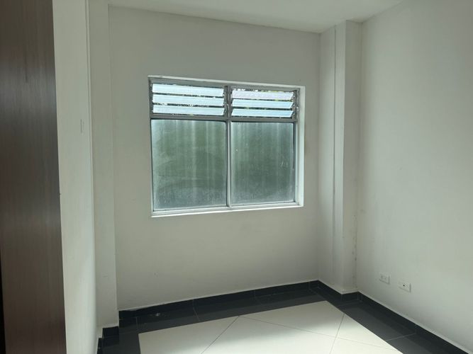 Edificio en venta en Los Colores, Medellín, 740 m² · foto 12 de 19