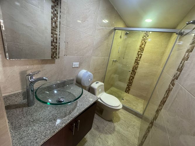 Edificio en venta en Los Colores, Medellín, 740 m² · foto 15 de 19