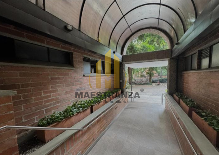 Apartamento de 3 alcobas en venta en El Poblado, Medellín, 116 m² · foto 2 de 14