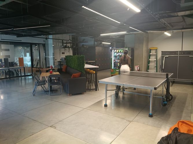 Oficina en arriendo en Patio Bonito, Medellín, 909 m² · foto 14 de 17