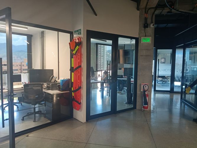 Oficina en arriendo en Patio Bonito, Medellín, 909 m² · foto 8 de 17