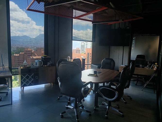Oficina en arriendo en Patio Bonito, Medellín, 909 m² · foto 2 de 17