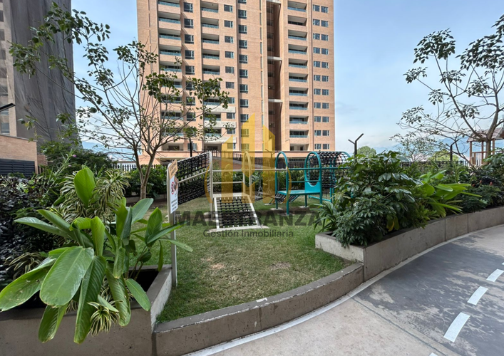 Apartamento de 3 alcobas en venta en Villa Carlota, Medellín, 138 m² · foto 13 de 14