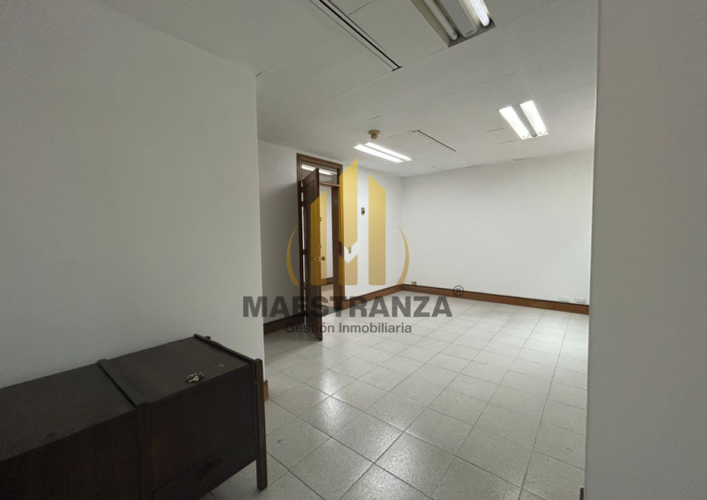 Consultorio en arriendo en La Aguacatala, Medellín, 27 m² · foto 2 de 9