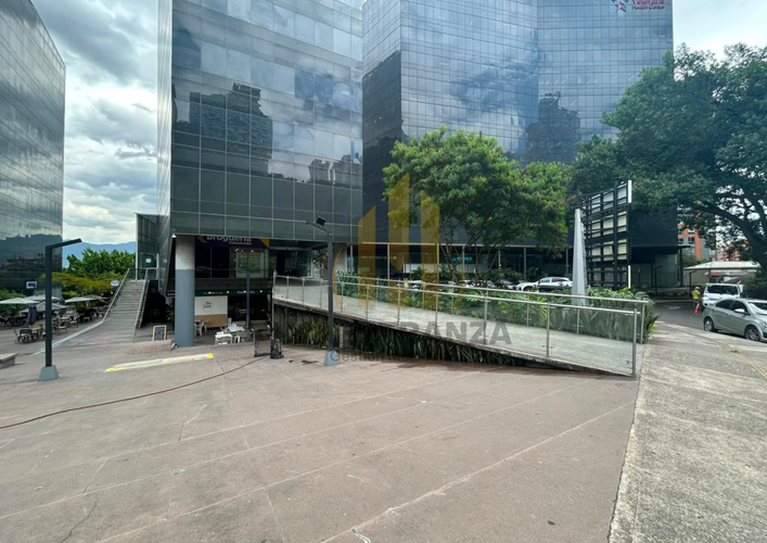 Local en arriendo en El Poblado, Medellín, 79 m² · foto 5 de 19