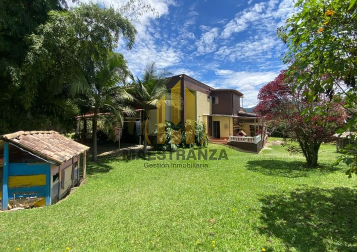 Casa de 4 alcobas en venta en La Clara, Guarne, 350 m² · foto 4 de 12