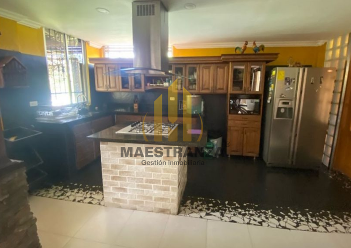 Casa de 4 alcobas en venta en La Clara, Guarne, 350 m² · foto 8 de 12