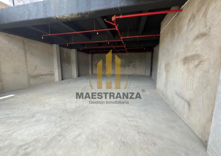 Local en arriendo en El Poblado, Medellín, 418 m² · foto 8 de 13