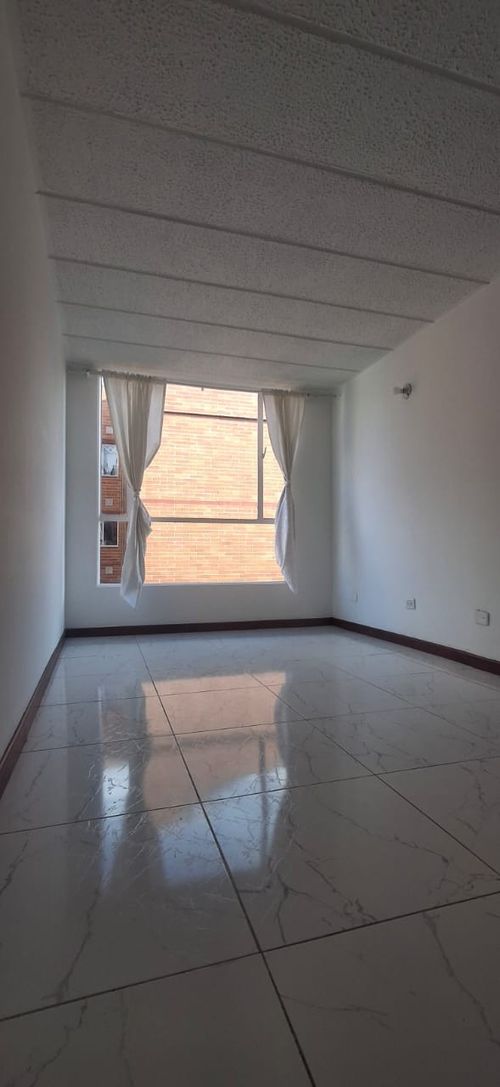 Apartamento de 3 alcobas en venta en Verbenal San Antonio, Bogotá, 55 m² · foto 2 de 24