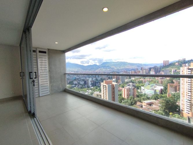 Apartamento de 3 alcobas en arriendo en Lalinde, Medellín, 148 m² · foto 2 de 20